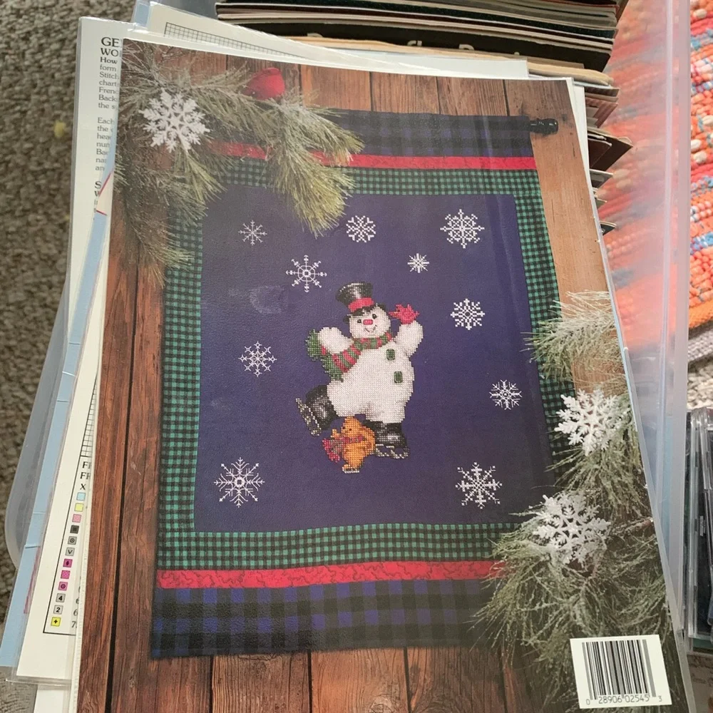 1994 Leisure Arts Frosty The Snowman Leaflet 2545 Pages Laminated Pattern Book